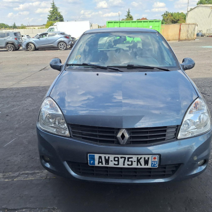 Feu arriere principal gauche (feux) RENAULT CLIO 2 CAMPUS Photo n°10