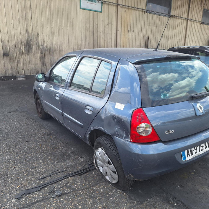 Feu arriere principal gauche (feux) RENAULT CLIO 2 CAMPUS Photo n°13