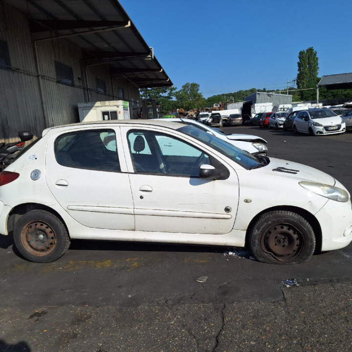 Feu arriere principal droit (feux) PEUGEOT 206+ Photo n°8