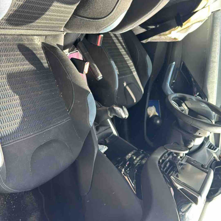 Custode avant gauche (porte) PEUGEOT 208 1 Photo n°5