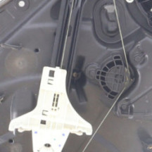 Leve vitre electrique arriere gauche VOLKSWAGEN GOLF 6 Photo n°2